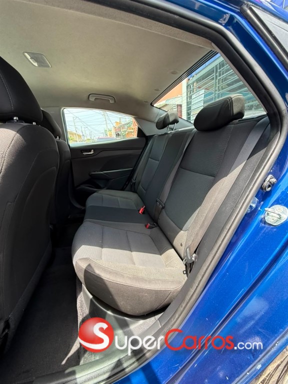 2021 Hyundai Accent SE — foto 9 / 10