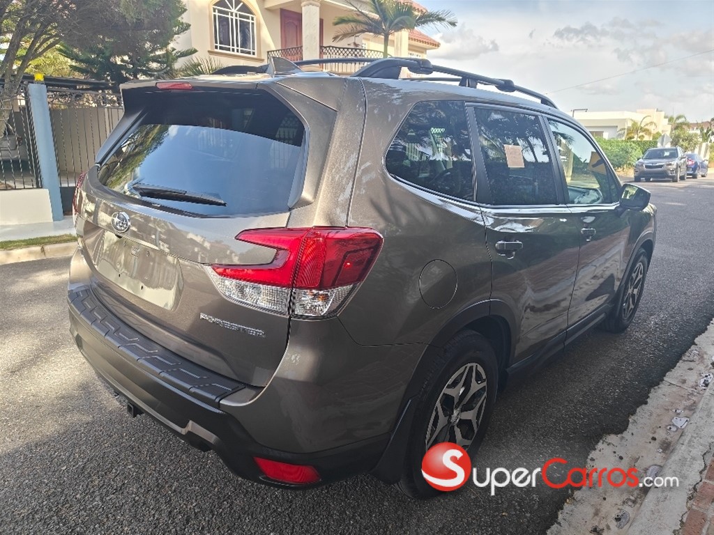 2020 Subaru Forester Premium — foto 3 / 9