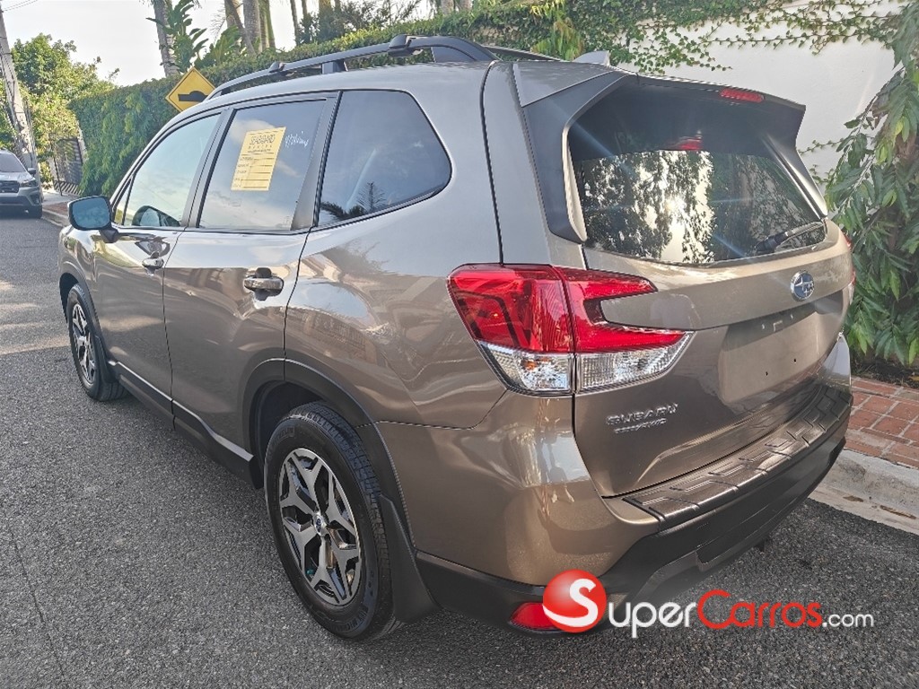 2020 Subaru Forester Premium — foto 4 / 9