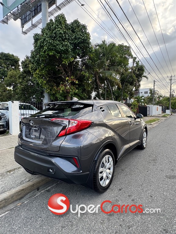 2020 Toyota C-HR — foto 3 / 11