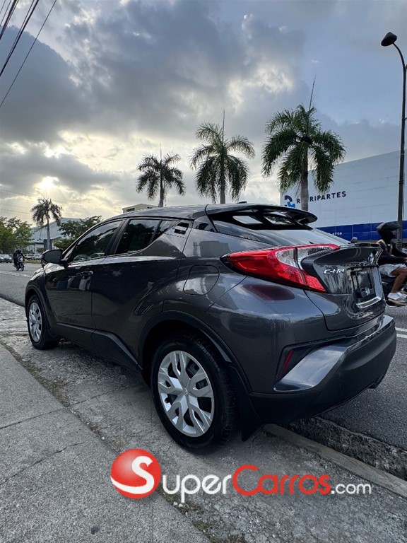 2020 Toyota C-HR — foto 4 / 11