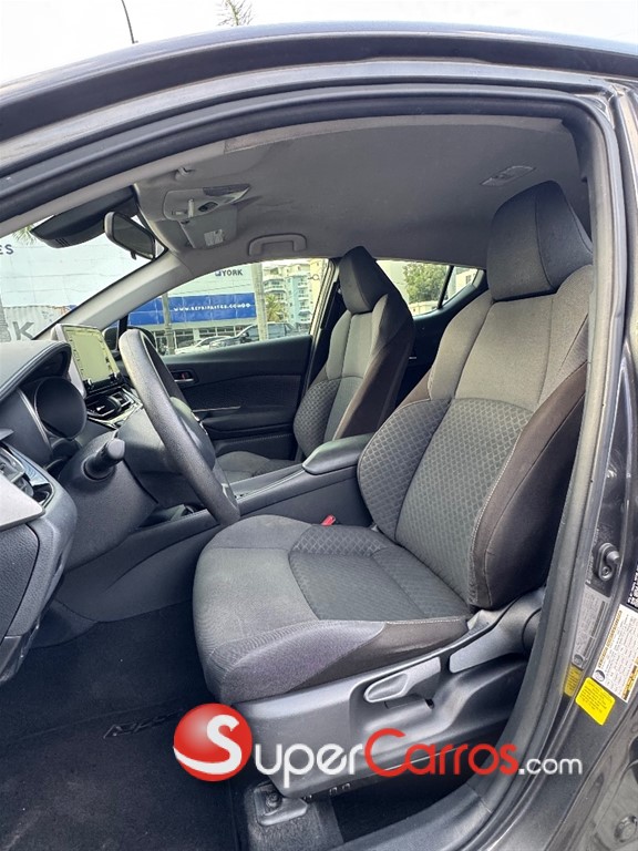 2020 Toyota C-HR — foto 7 / 11