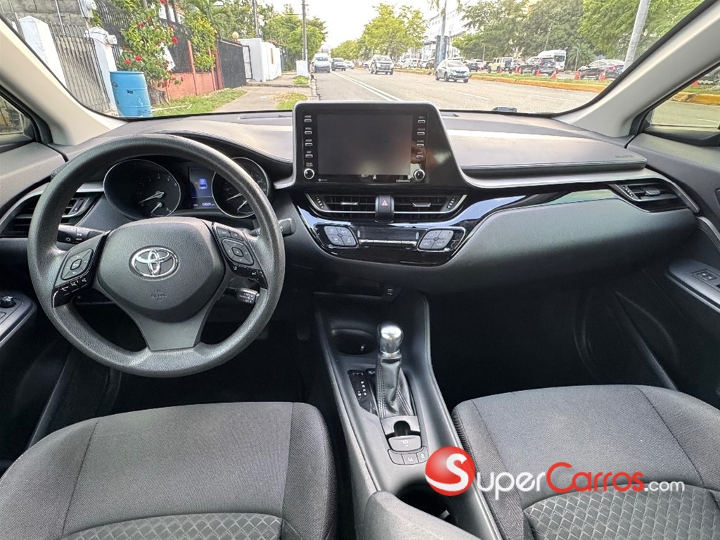 2020 Toyota C-HR — foto 8 / 11