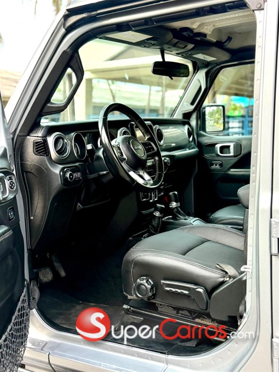 2020 Jeep Wrangler Unlimited Sahara — foto 10 / 12