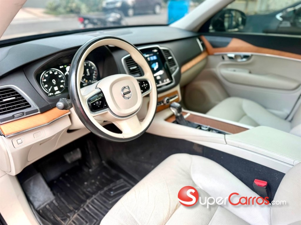 2021 Volvo XC90 T6 — foto 10 / 12