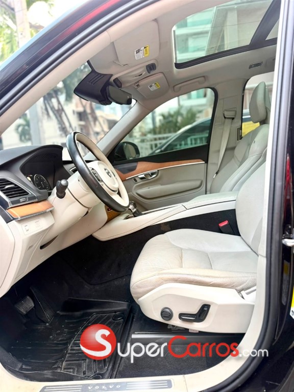2021 Volvo XC90 T6 — foto 11 / 12