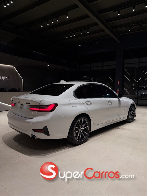 2020 BMW Serie 3 330i — foto 7 / 12