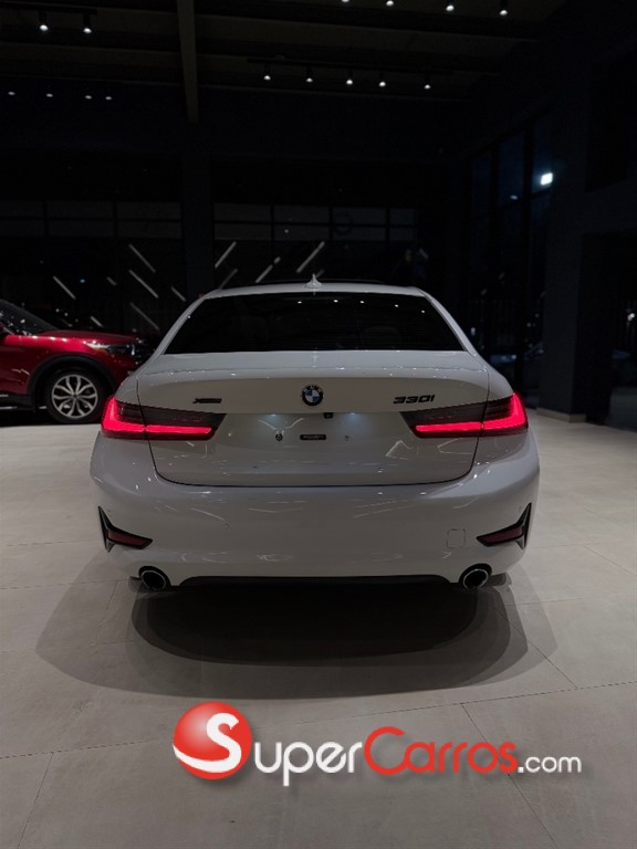 2020 BMW Serie 3 330i — foto 8 / 12