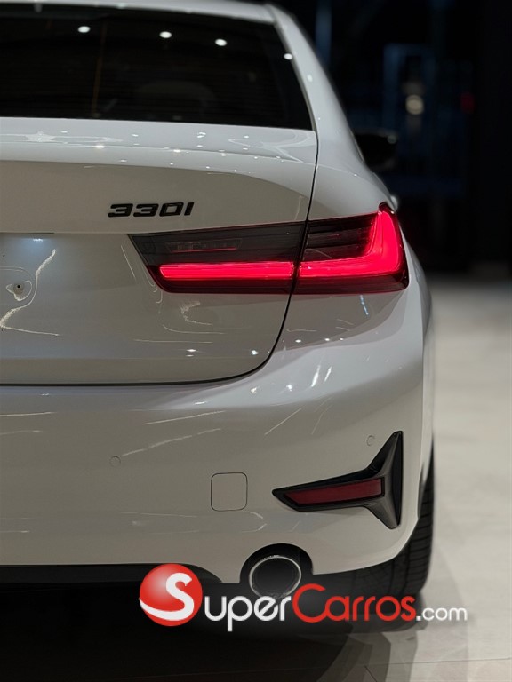 2020 BMW Serie 3 330i — foto 9 / 12