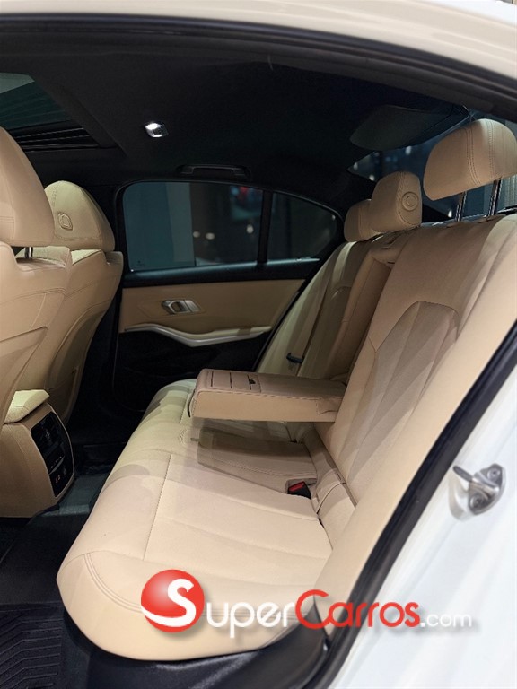 2020 BMW Serie 3 330i — foto 11 / 12