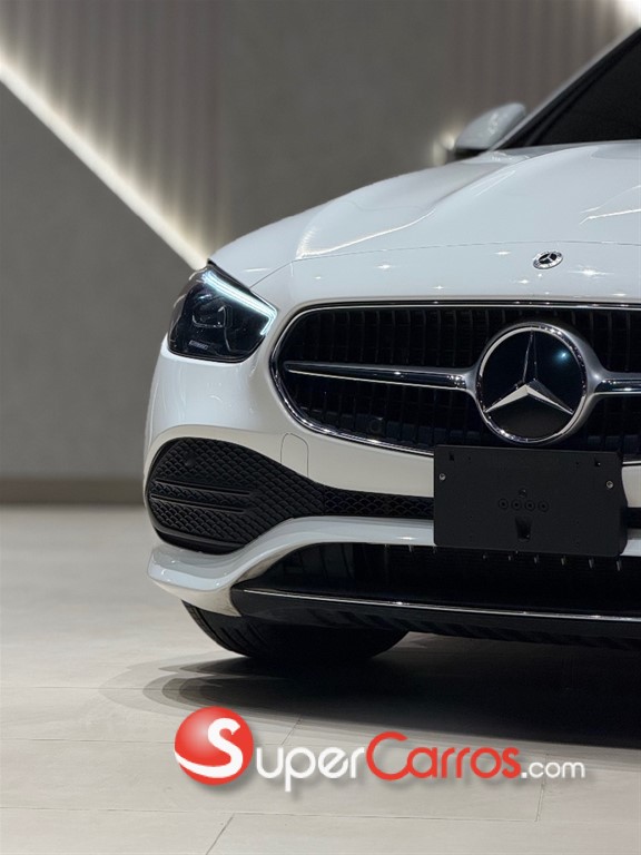 2024 Mercedes-Benz Clase C 300 — foto 2 / 12