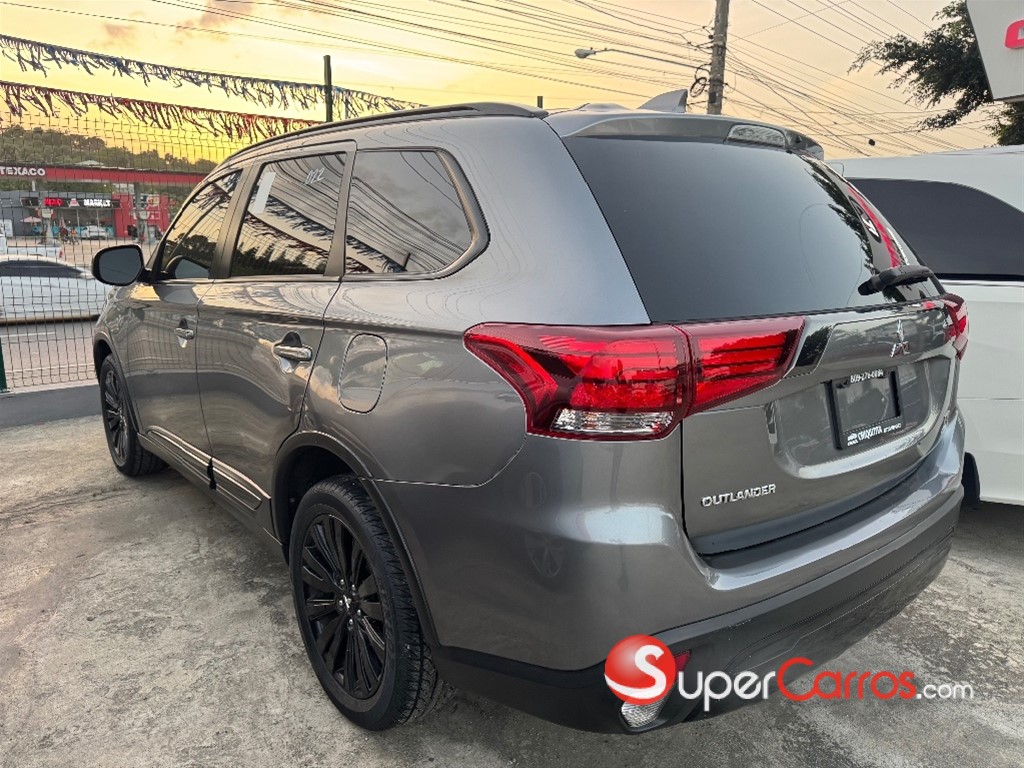 2020 Mitsubishi Motors Outlander Limited — foto 4 / 11