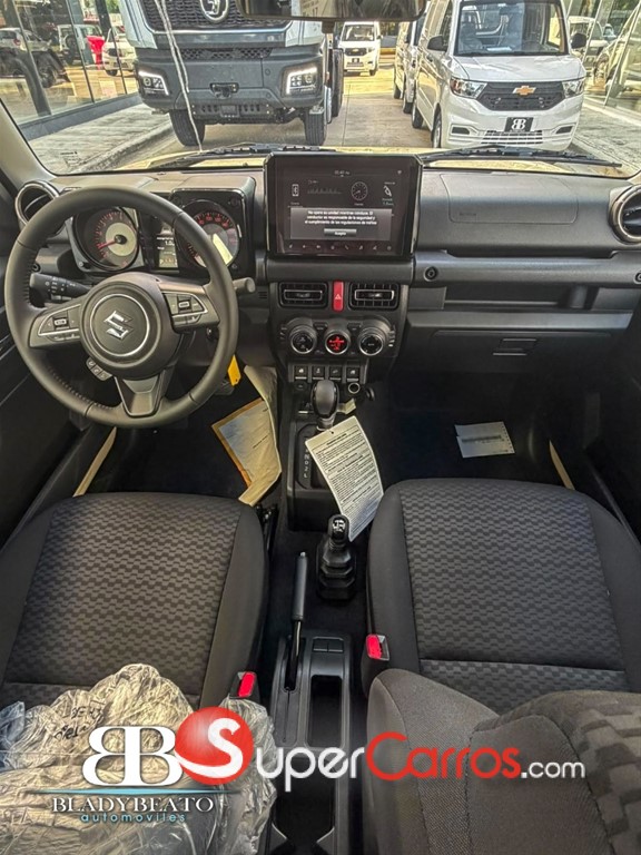 2027 Suzuki Jimny GLX — foto 7 / 12