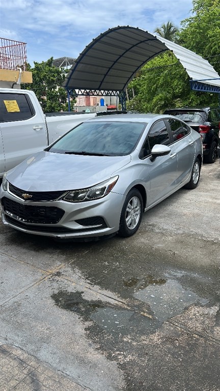 2017 Chevrolet Cruze LS — foto 6 / 10