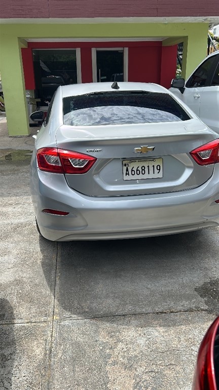 2017 Chevrolet Cruze LS — foto 7 / 10