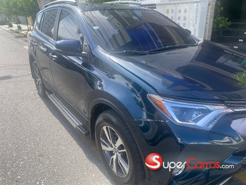 2018 Toyota RAV4 XLE — foto 8 / 10