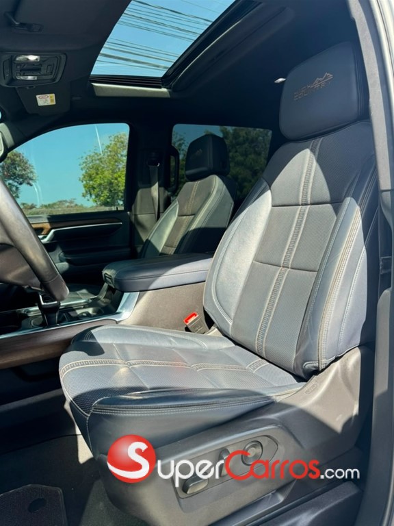2024 Chevrolet Silverado High Country Duramax — foto 8 / 10
