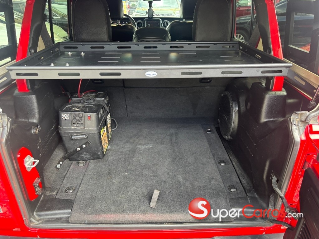 2019 Jeep Wrangler Unlimited Sahara — foto 4 / 9