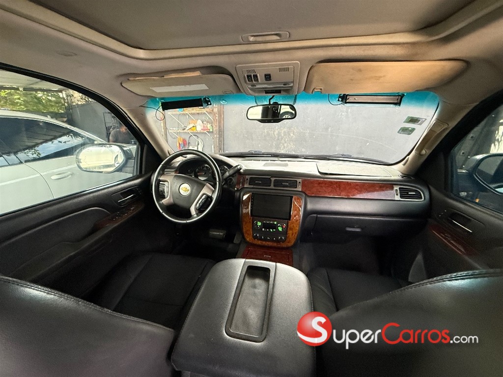 2010 Chevrolet Tahoe LTZ — foto 2 / 7