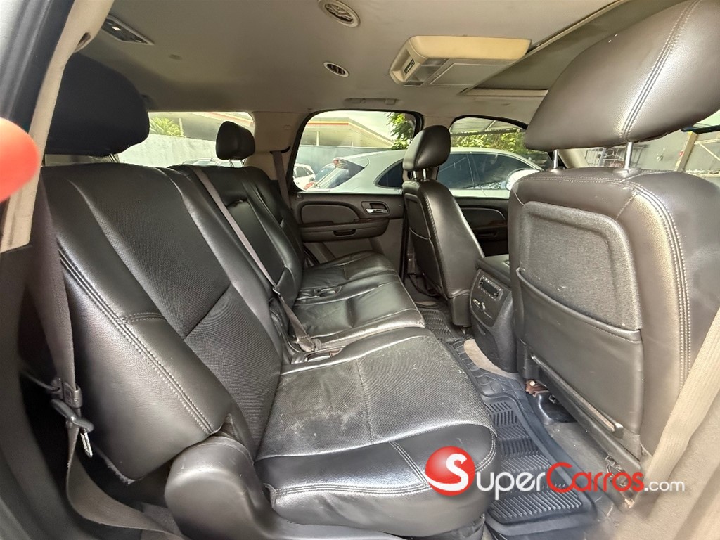 2010 Chevrolet Tahoe LTZ — foto 3 / 7