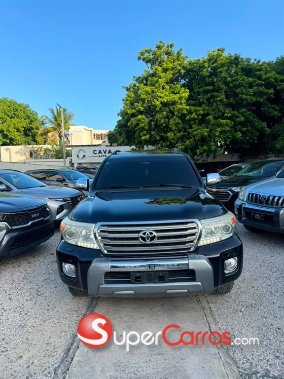 2013 Toyota Land Cruiser VX — foto 2 / 10