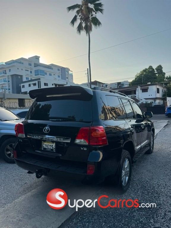 2013 Toyota Land Cruiser VX — foto 6 / 10