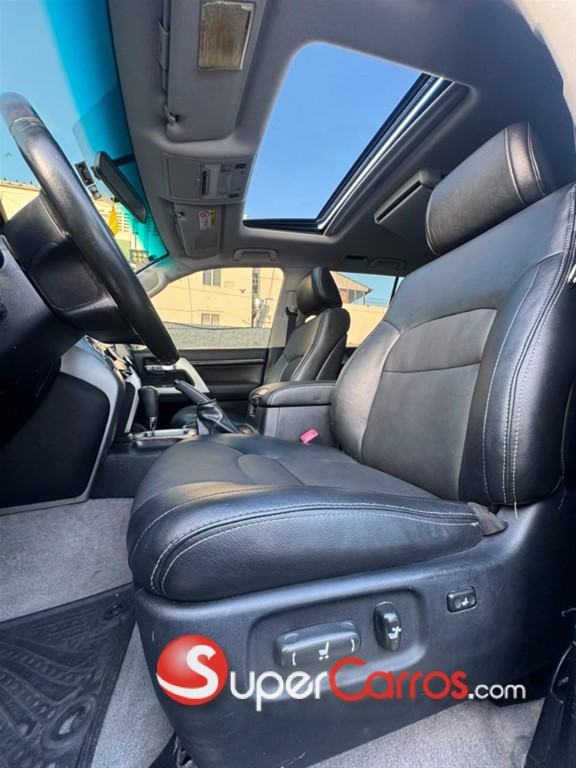 2013 Toyota Land Cruiser VX — foto 7 / 10