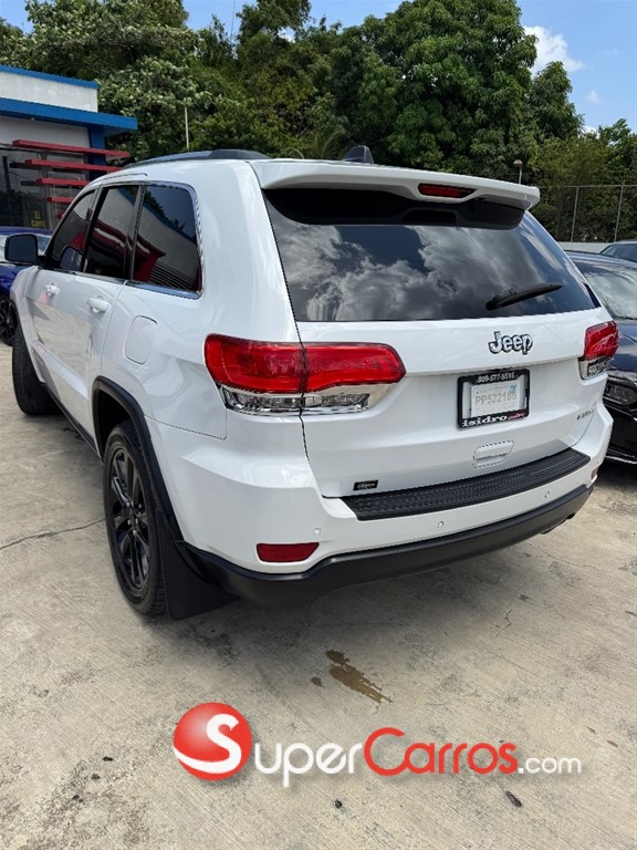 2016 Jeep Grand Cherokee — foto 8 / 12