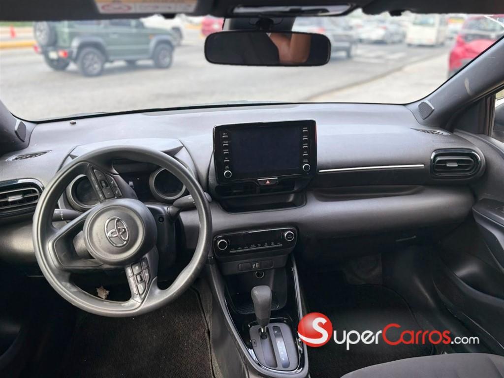 2022 Toyota Yaris — foto 8 / 11
