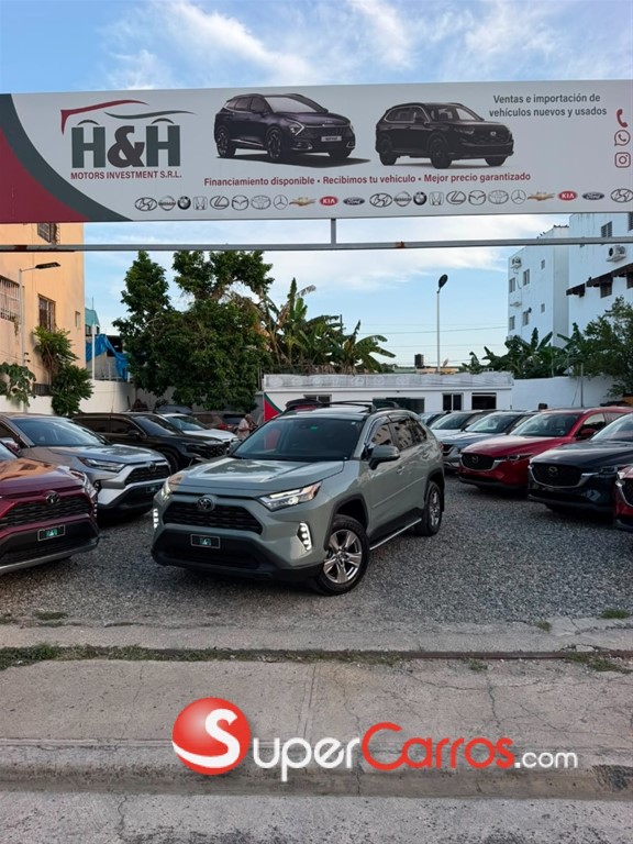 2023 Toyota RAV4 XLE