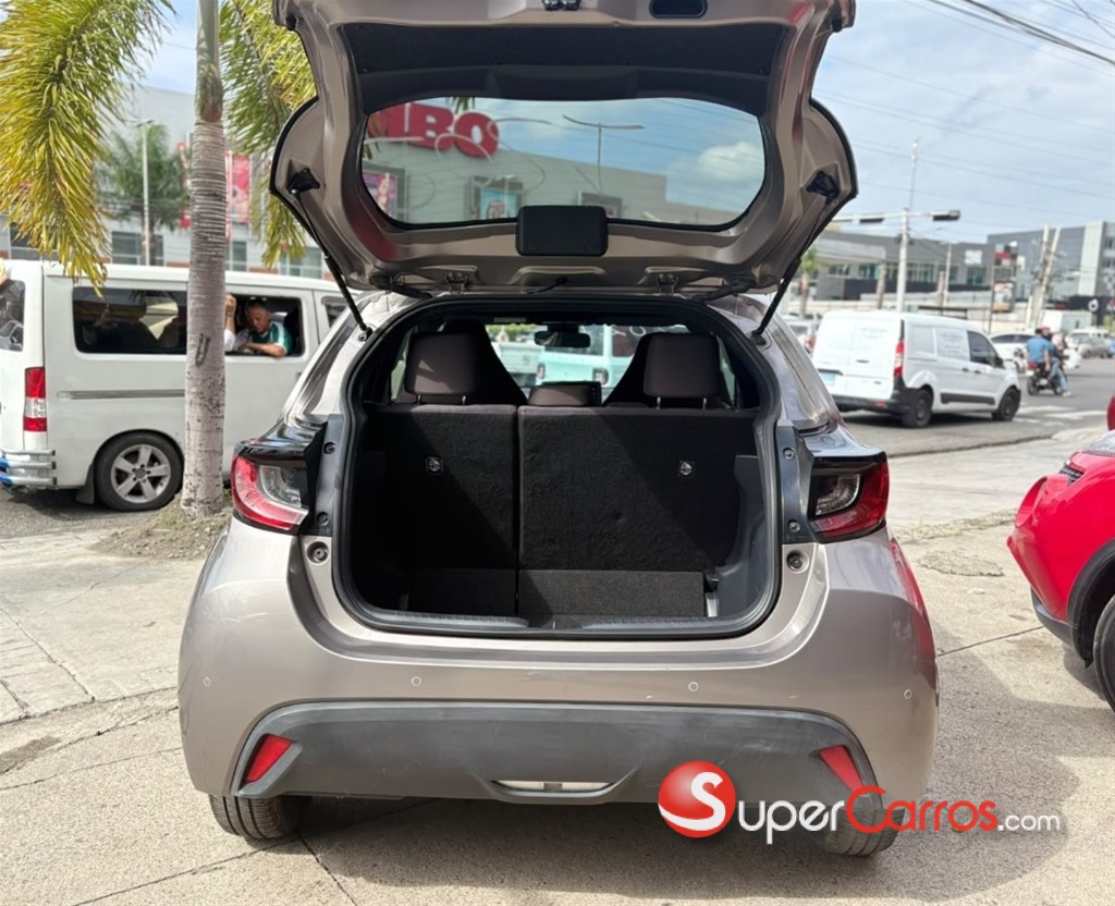 2021 Toyota Yaris — foto 2 / 11