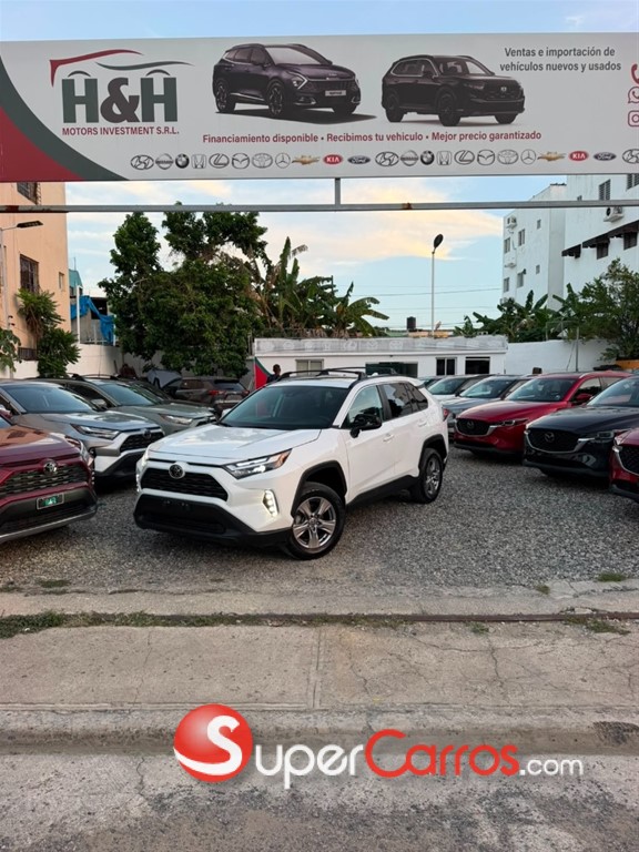 2024 Toyota RAV4 XLE — foto 7 / 8