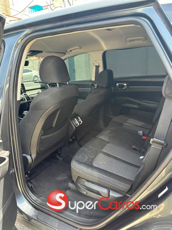 2021 Kia Sorento LX — foto 7 / 8