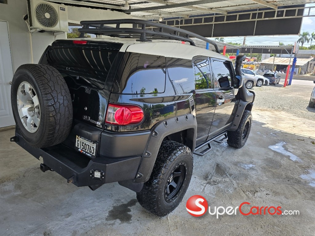 2007 Toyota FJ Cruiser — foto 8 / 12