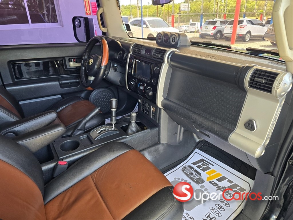 2007 Toyota FJ Cruiser — foto 9 / 12