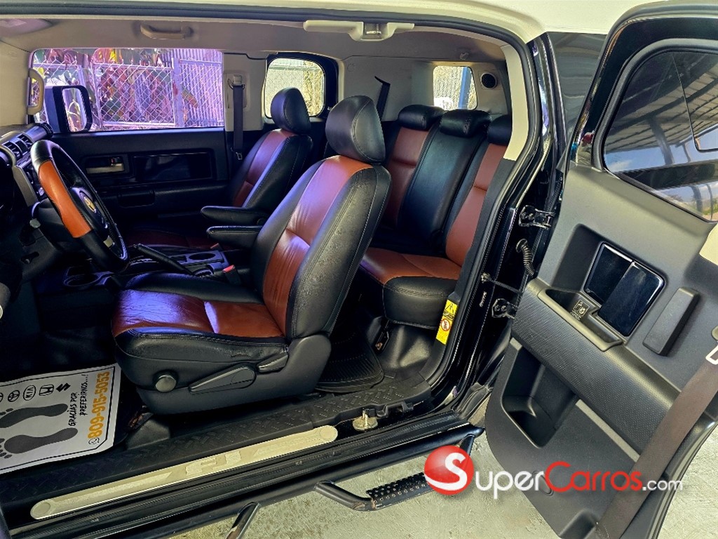 2007 Toyota FJ Cruiser — foto 10 / 12