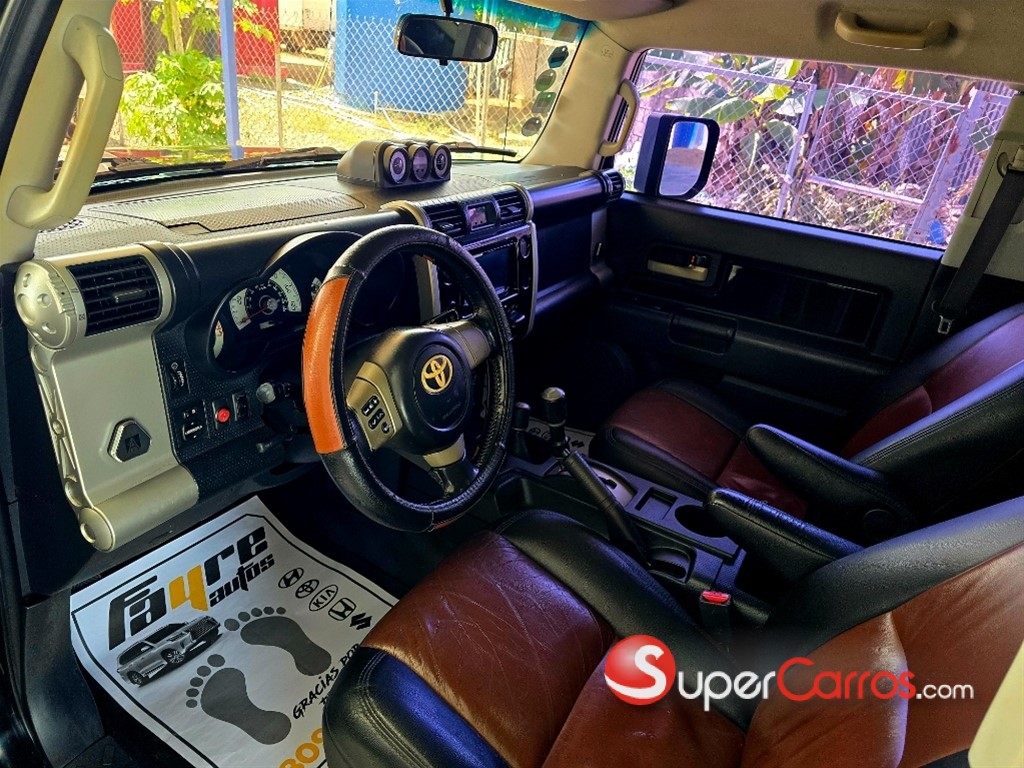 2007 Toyota FJ Cruiser — foto 11 / 12