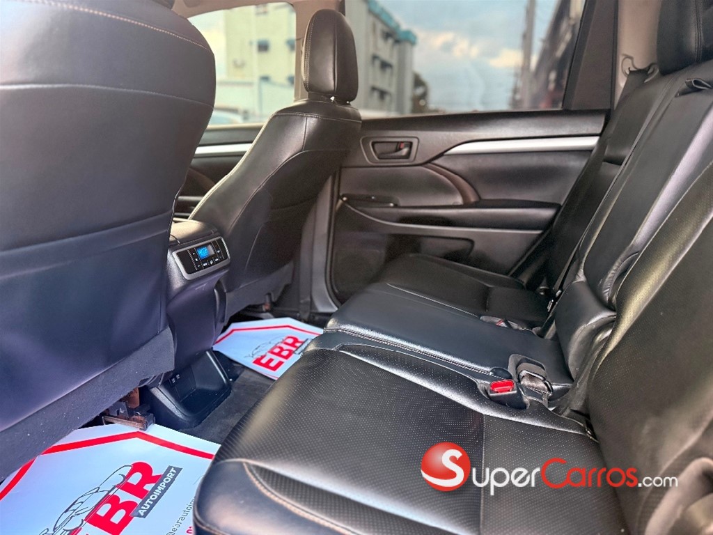 2018 Toyota Highlander LE Plus — foto 7 / 8