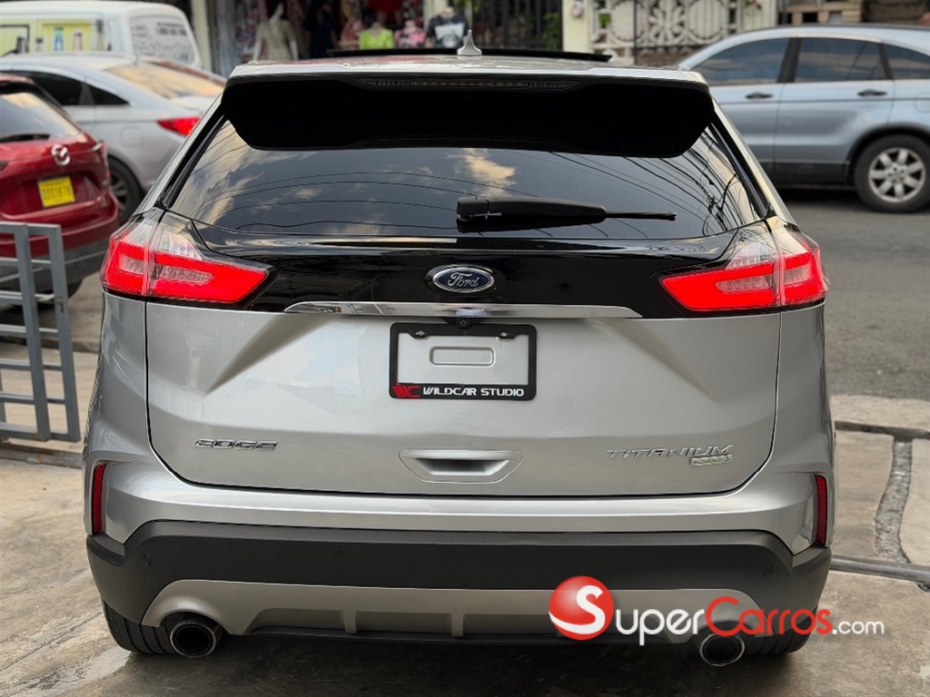 2020 Ford EDGE Titanium — foto 5 / 12