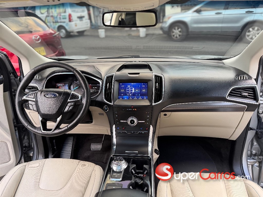 2020 Ford EDGE Titanium — foto 7 / 12