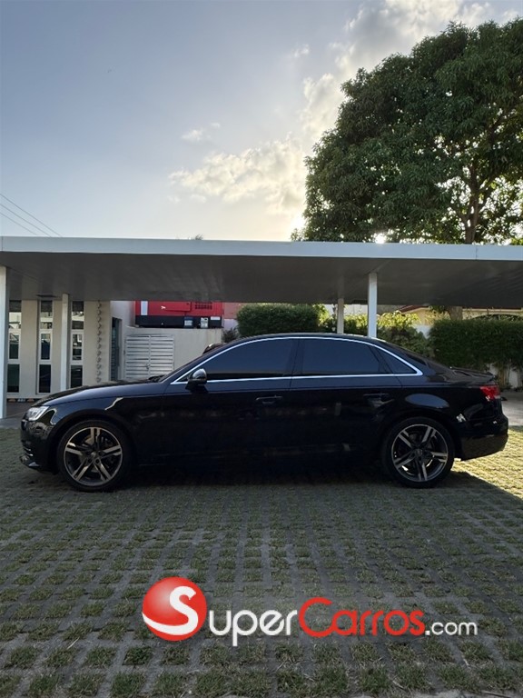 2017 Audi A4 — foto 9 / 10