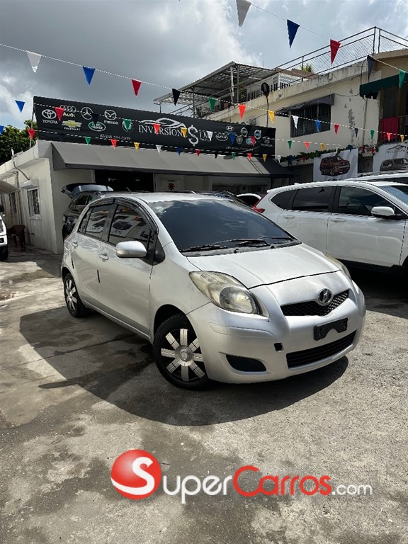 2011 Toyota VITZ