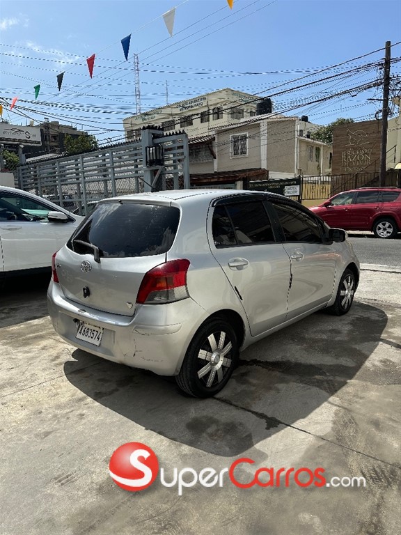 2011 Toyota VITZ — foto 3 / 9