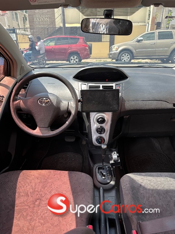 2011 Toyota VITZ — foto 5 / 9