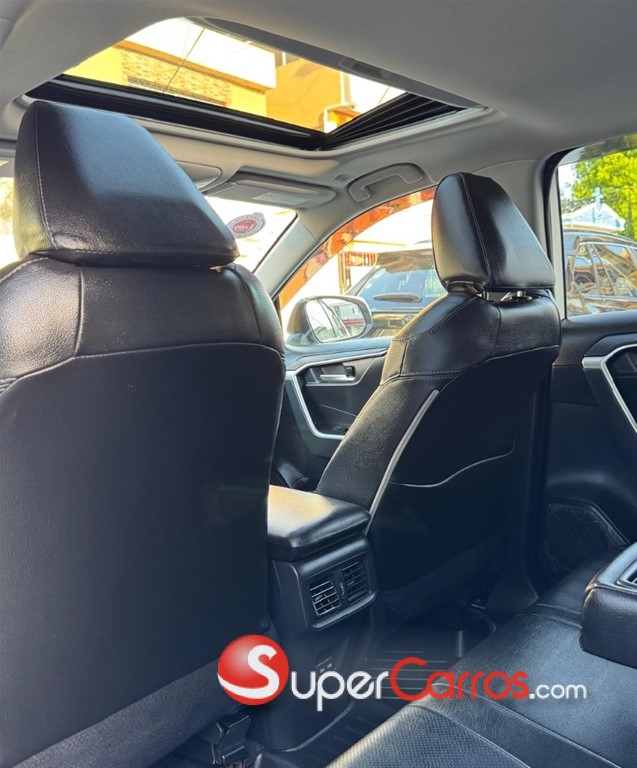 2024 Toyota RAV4 XLE Premium — foto 6 / 8