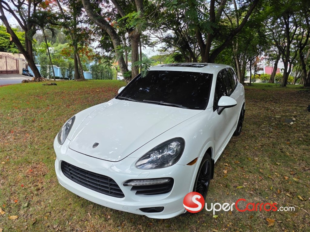 2014 Porsche Cayenne GTS — foto 2 / 11