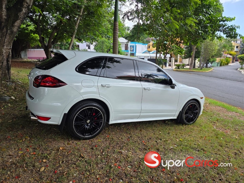2014 Porsche Cayenne GTS — foto 5 / 11