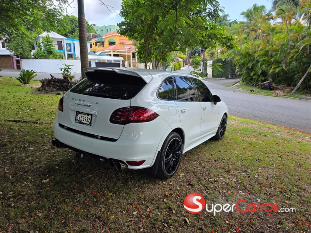 2014 Porsche Cayenne GTS — foto 6 / 11