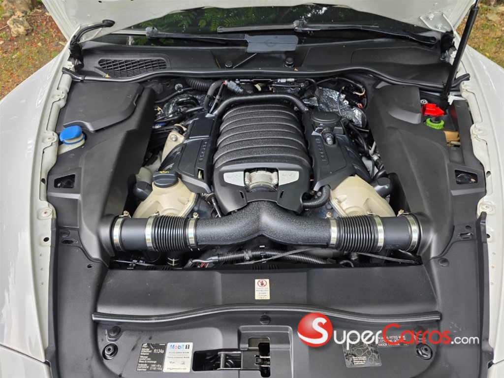 2014 Porsche Cayenne GTS — foto 8 / 11