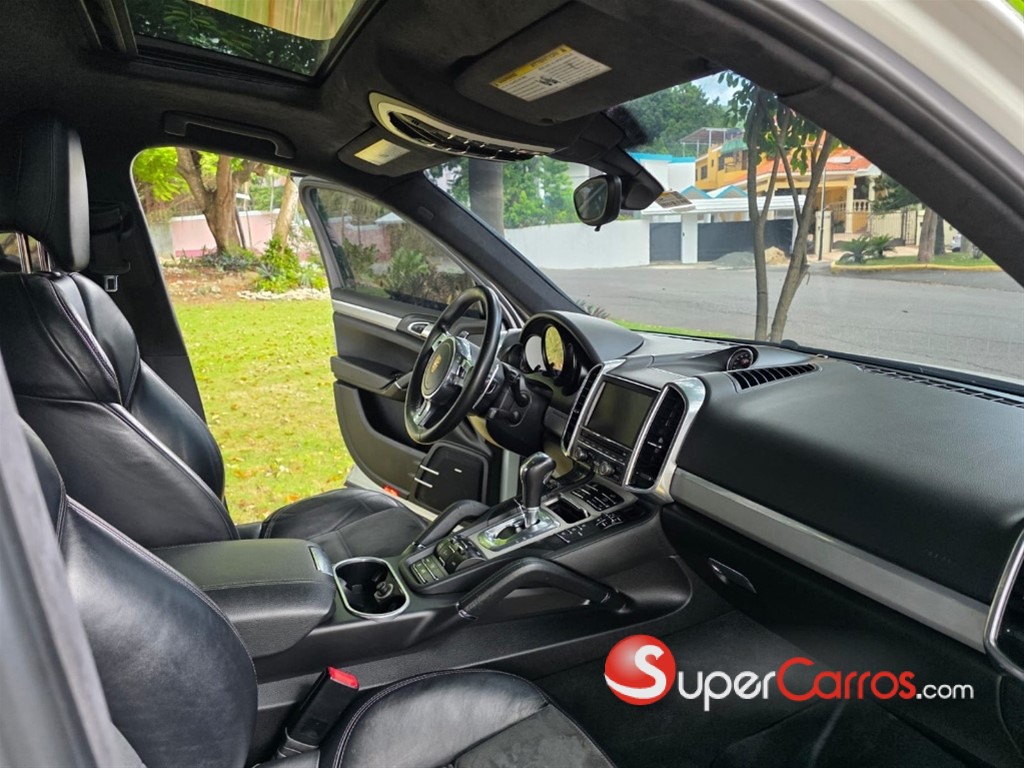 2014 Porsche Cayenne GTS — foto 10 / 11